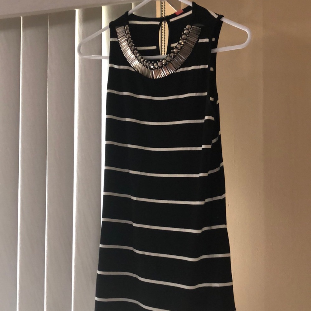 Decorative sleeveless top